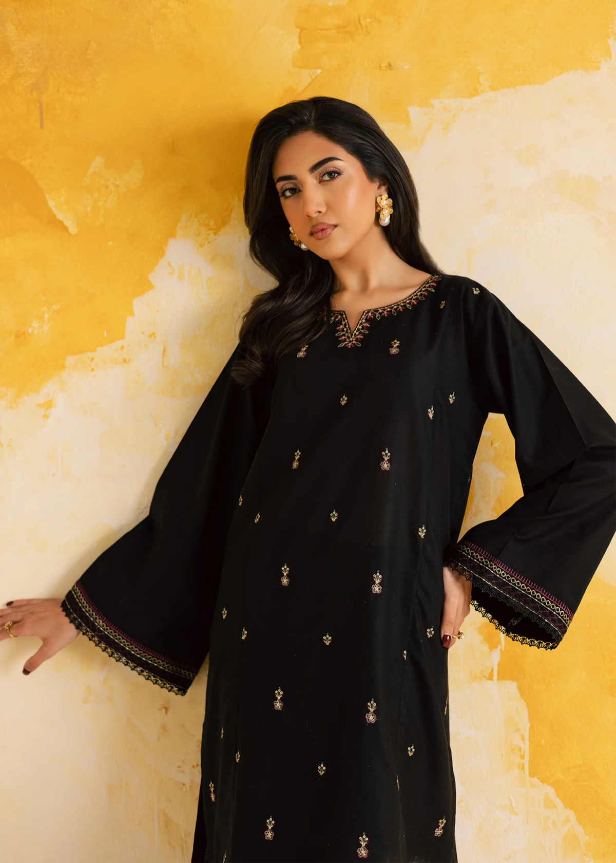 Pakistani Designer Black Lawn Kurta Set Online in KSA Riyadh Saudi Arabia Oman Bahrain Qatar