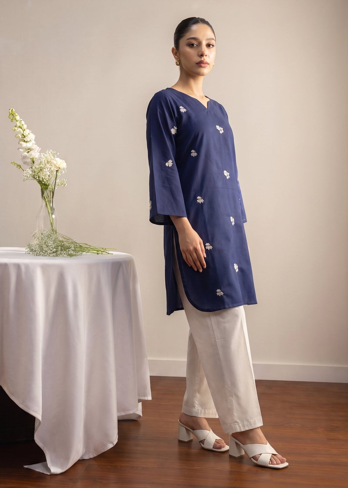 Pakistani Lawn Embroidered Blue Kurta Set Online in KSA Riyadh Saudi Arabia Oman Bahrain Qatar