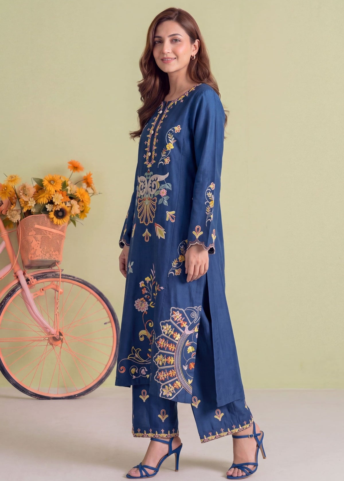 Sapphire Blue Embroidered Cotton Kurta Set Online in Dubai UAE Abudhabi Ajman Sharjah