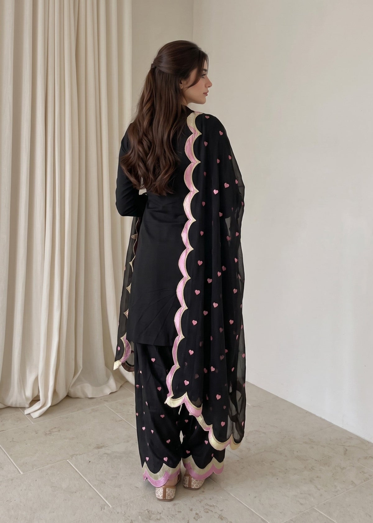 Ladies Black Cotton Pakistani Suit Online in Dubai UAE Abudhabi Ajman Sharjah