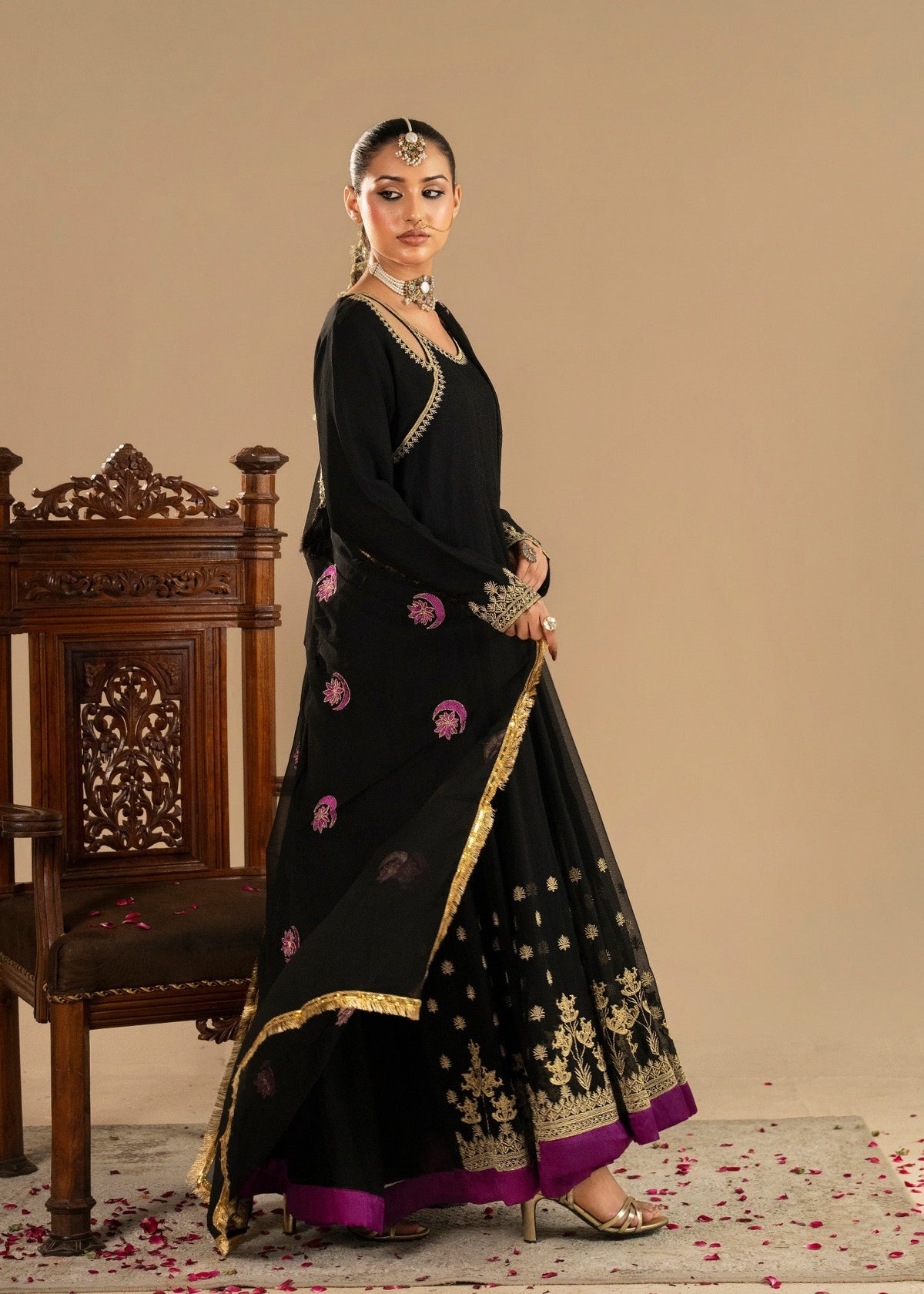 Ladies Embroidered Black Chiffon Pishwas Online in UK USA Canada