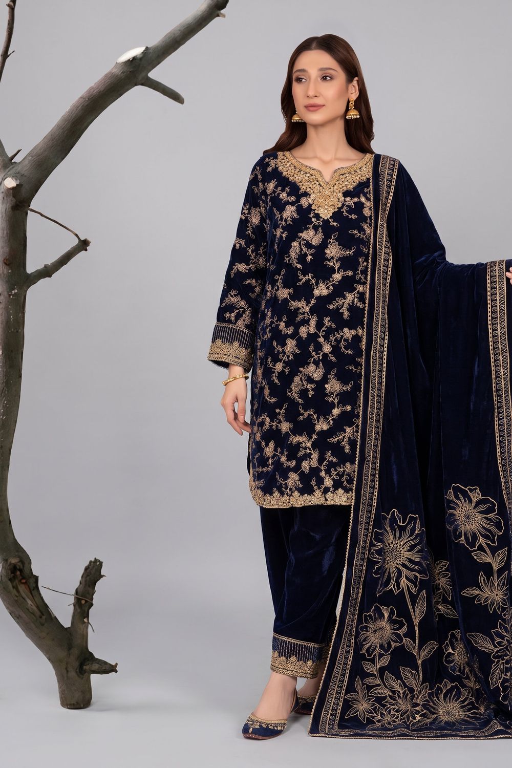 Blue Embellished Velvet Pakistani Suit Online in Dubai UAE Abudhabi Ajman Sharjah