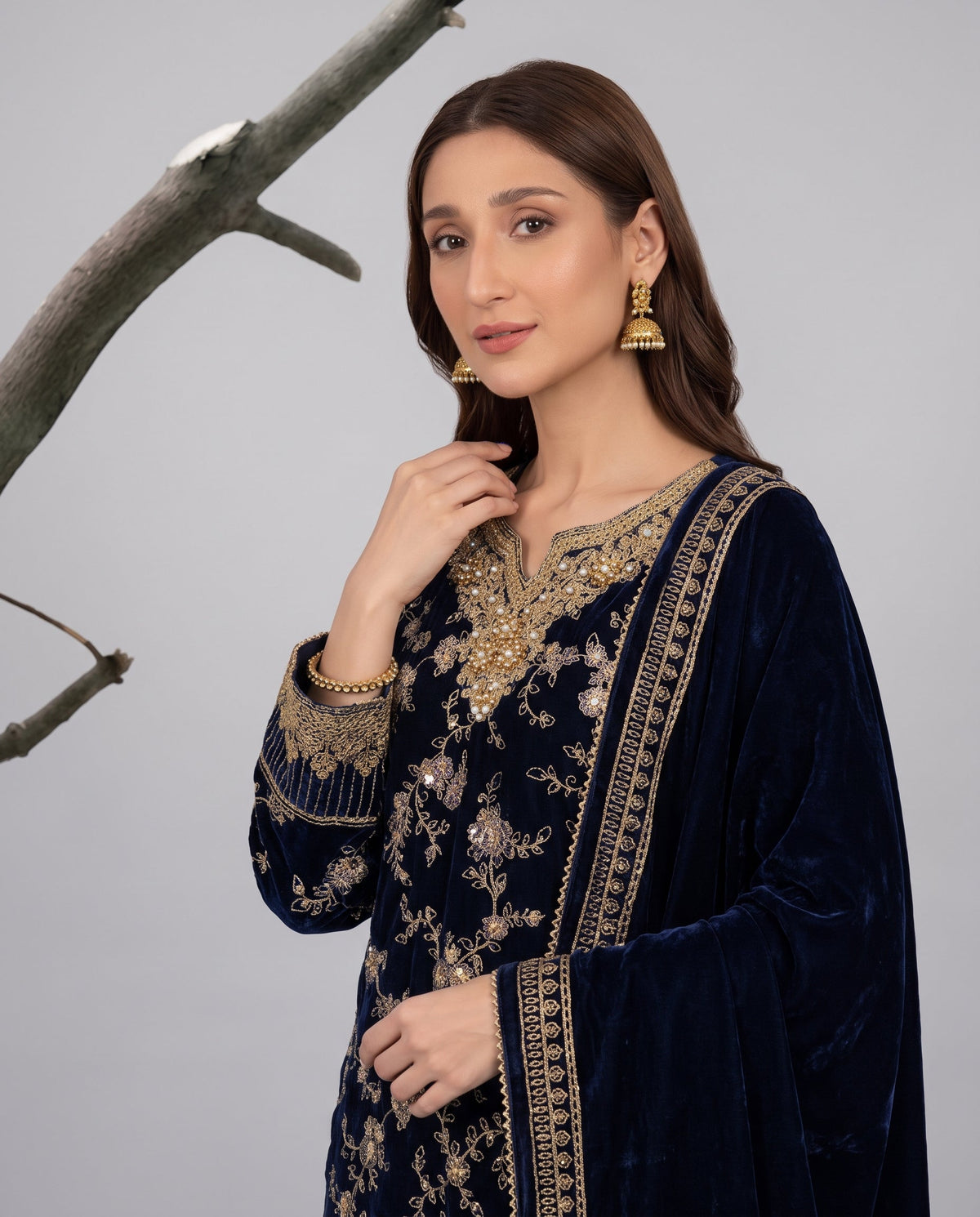 Embellished Blue Velvet Salwar Suit Online in KSA Riyadh Saudi Arabia Oman Bahrain Qatar