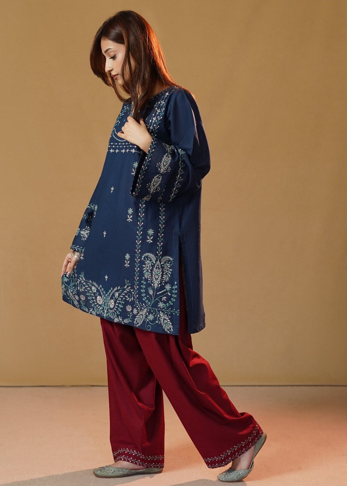 Slub Khaddar with Embroidered Hem Online in Dubai UAE Abudhabi Ajman Sharjah
