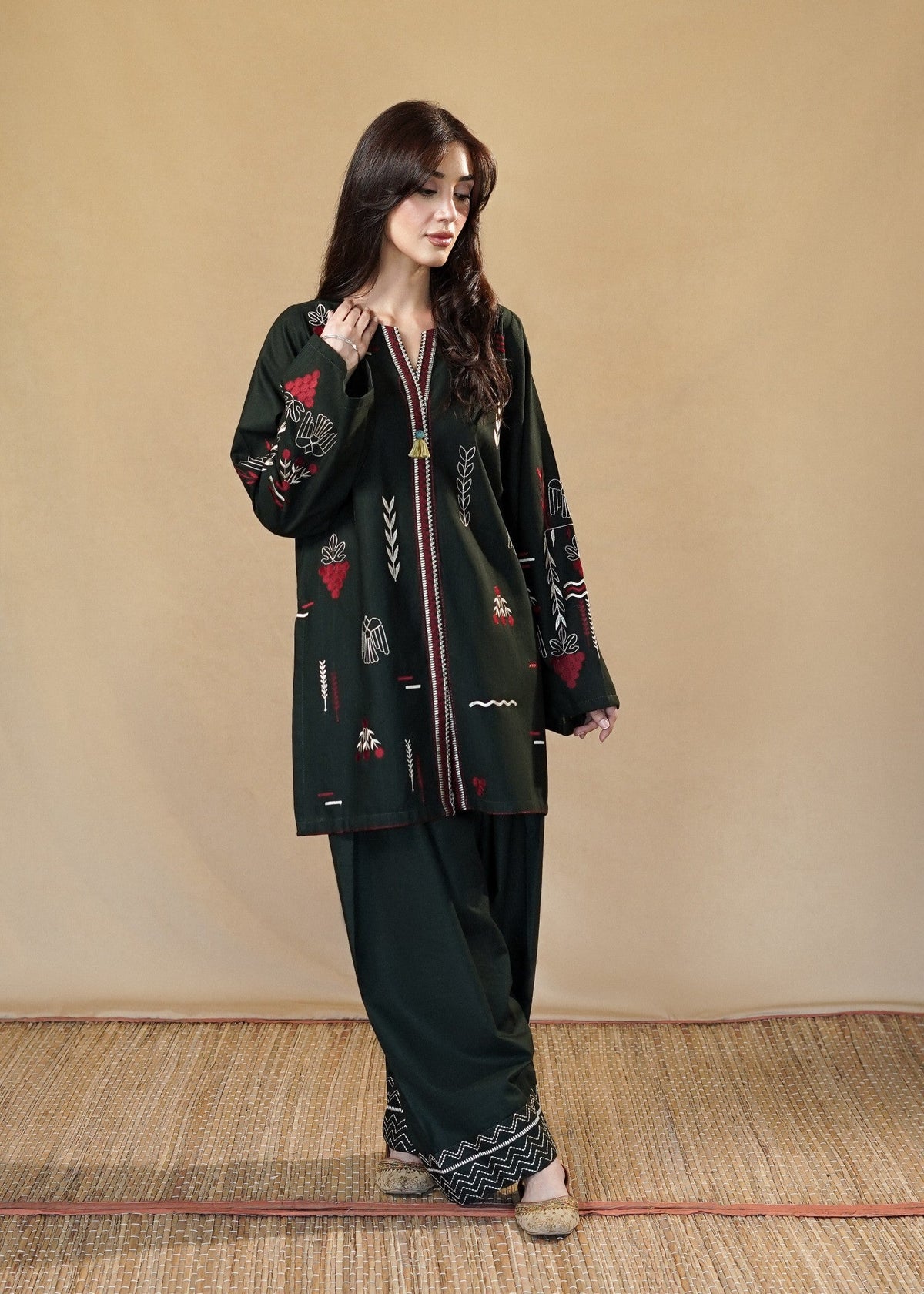 Stitched Hunter Green Slub Khaddar Kurta Set Online in KSA Riyadh Saudi Arabia Oman Bahrain Qatar