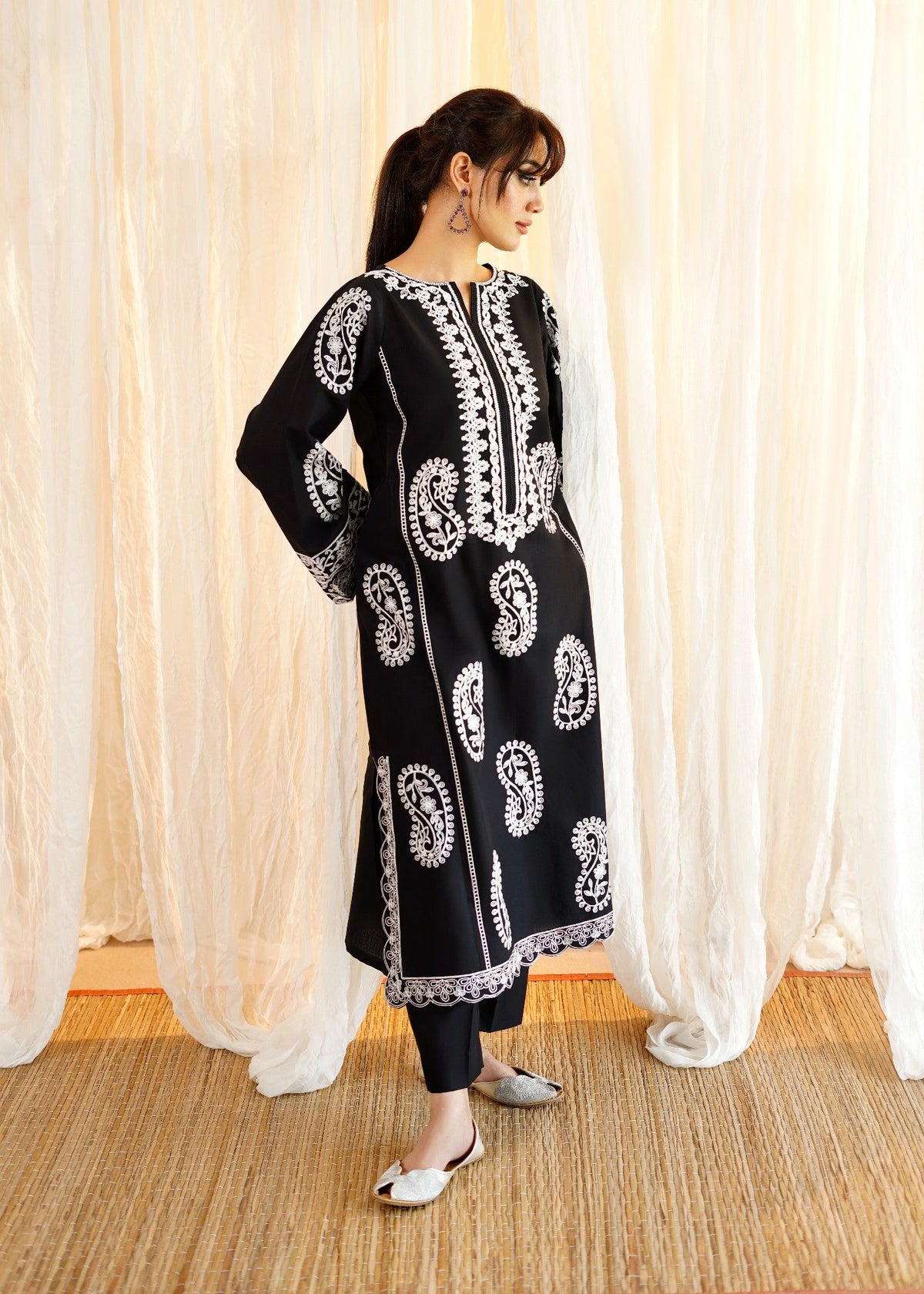 Straight Kurta with Trousers Pakistani Clothes Online in Sri Lanka India Australia