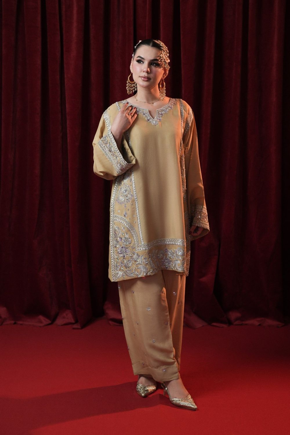 Straw Embroidered Raw Silk Festive Suit Online in Dubai UAE Abudhabi Ajman Sharjah