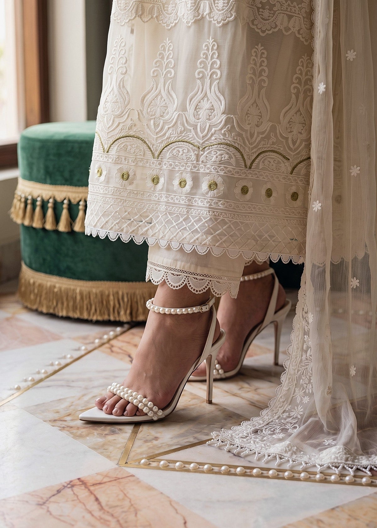 Designer White Embroidered Chiffon Salwar Kameez Online in KSA Riyadh Saudi Arabia Oman Bahrain Qatar