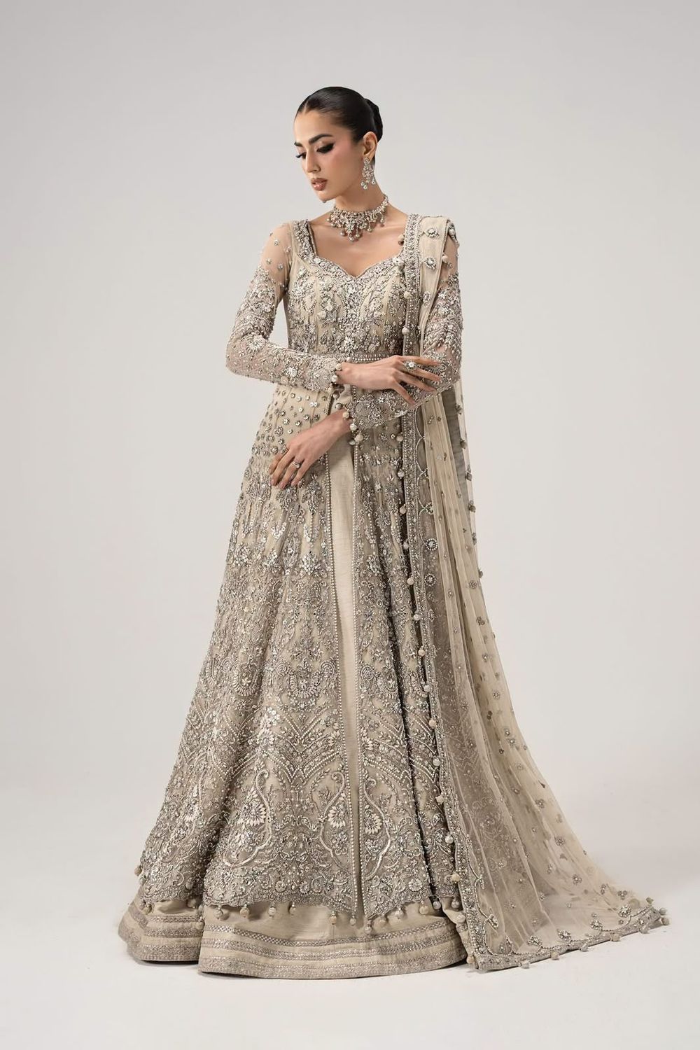Suit Online in Dubai UAE Abudhabi Ajman Sharjah