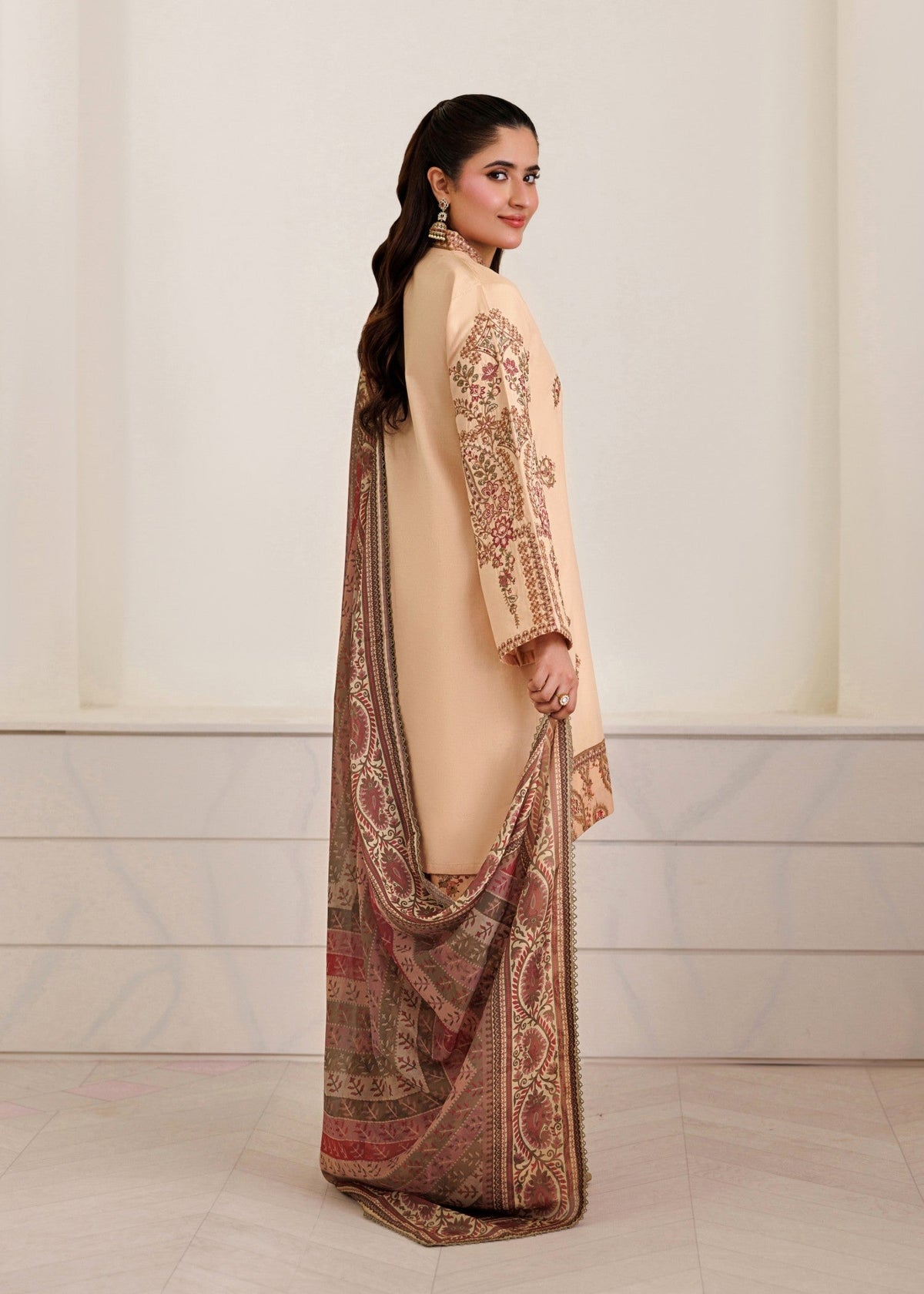 Summer Wear Peach Lawn Pakistani Salwar Kameez Online in KSA Riyadh Saudi Arabia Oman Bahrain Qatar