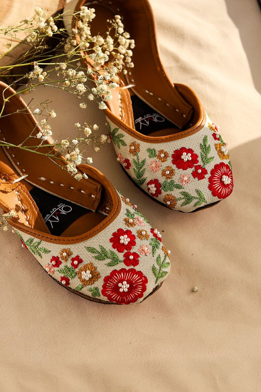 White Cotton Khussa Ladies Ethnic Shoes Online in Dubai UAE Abudhabi Ajman Sharjah