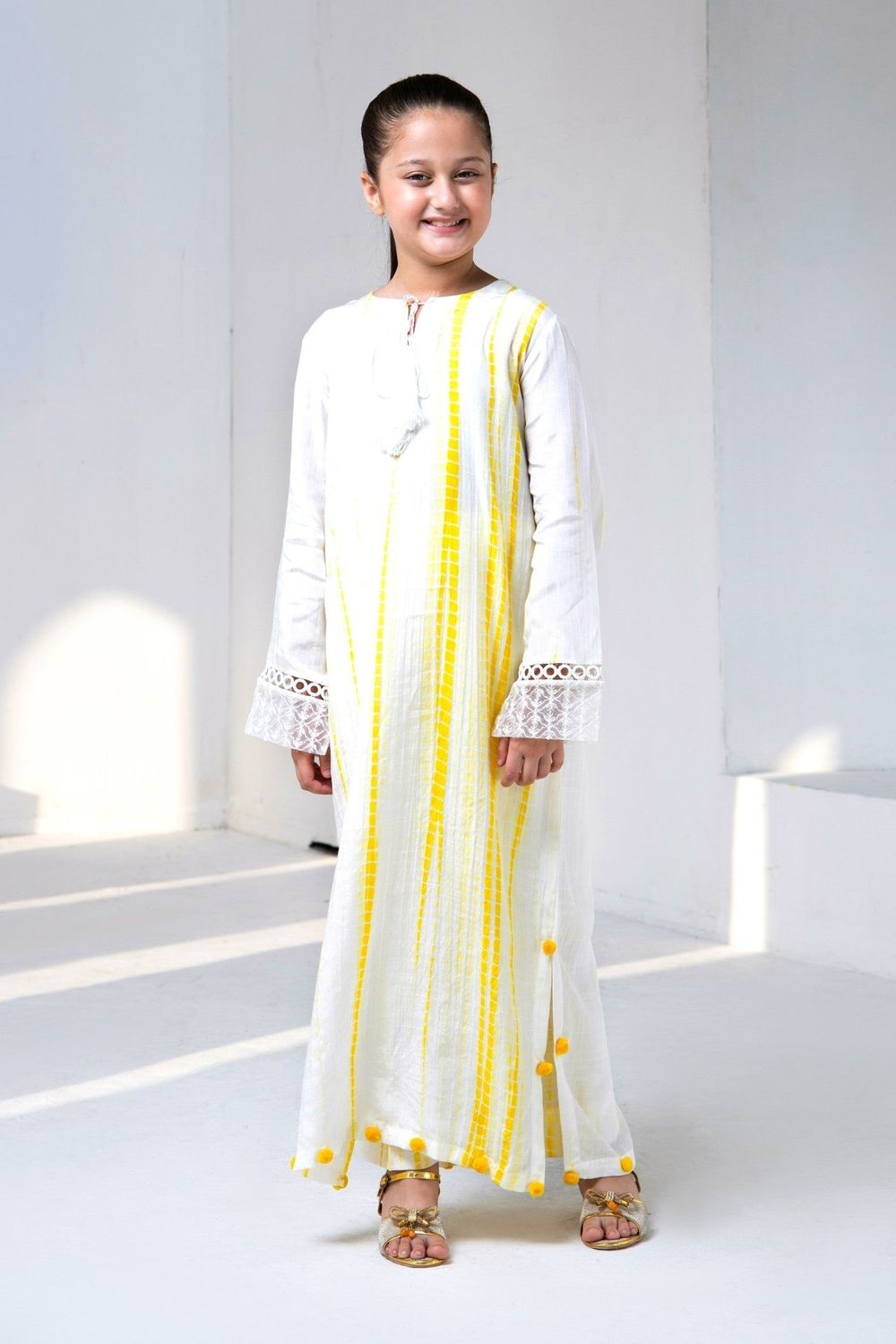 White Embellished Raw Silk Kurta Set Online in Dubai UAE Abudhabi Ajman Sharjah