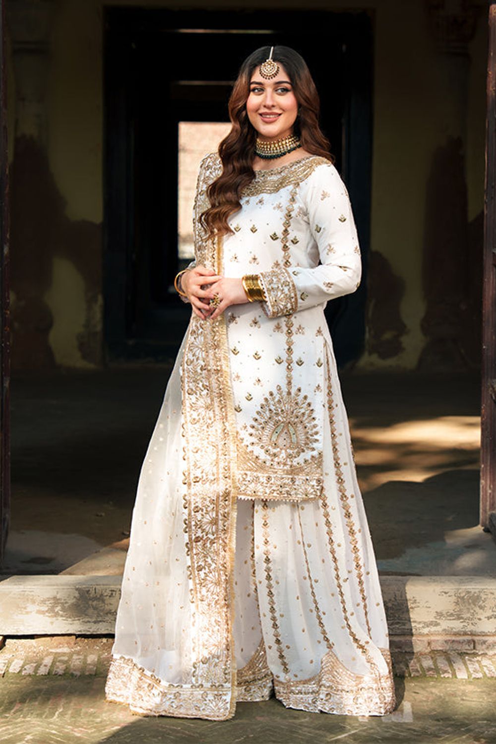 White Embroidered Chiffon Wedding Guest Wear Suit Online in Dubai UAE Abudhabi Ajman Sharjah