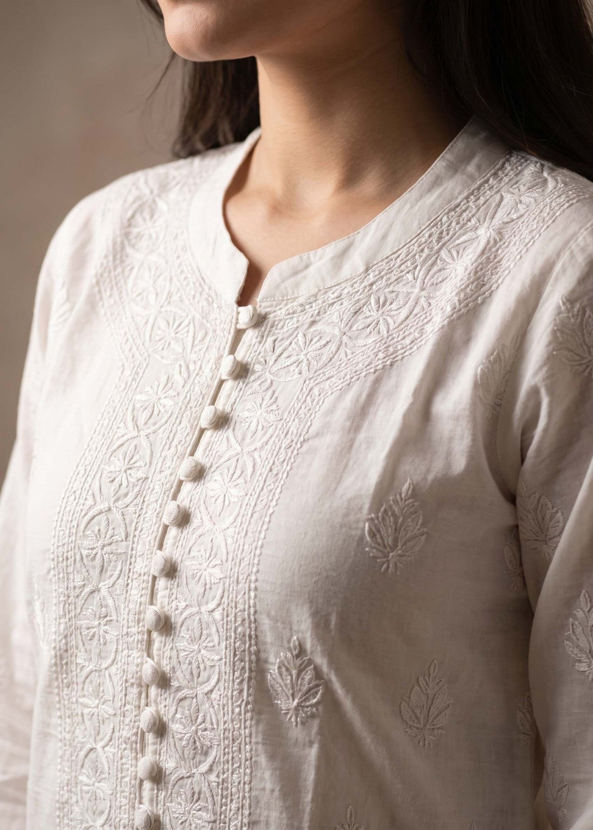 White Embroidered Linen Daily Wear Suit Online in KSA Riyadh Saudi Arabia Oman Bahrain Qatar