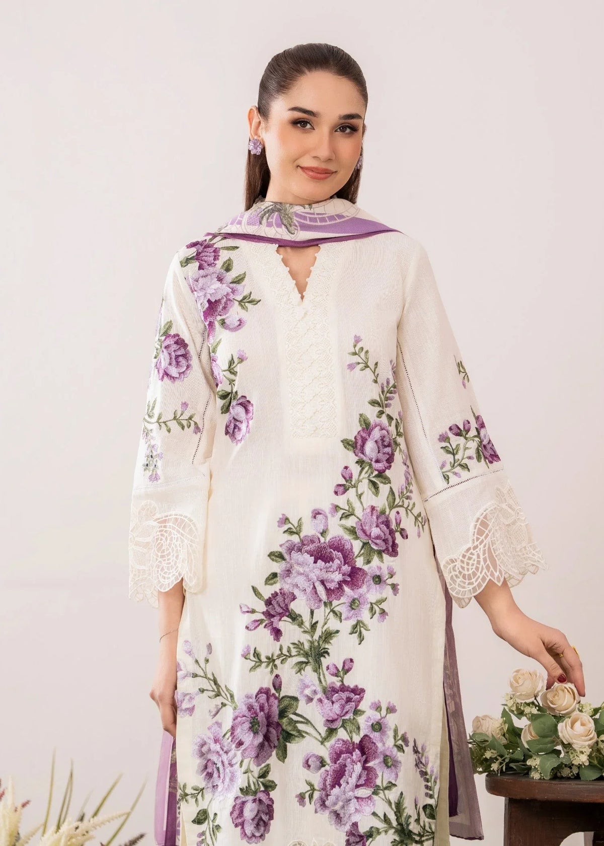 White Embroidered Linen Straight Cut Kurta Trouser Online in Dubai DXB UAE Abudhabi Meena Bazaar