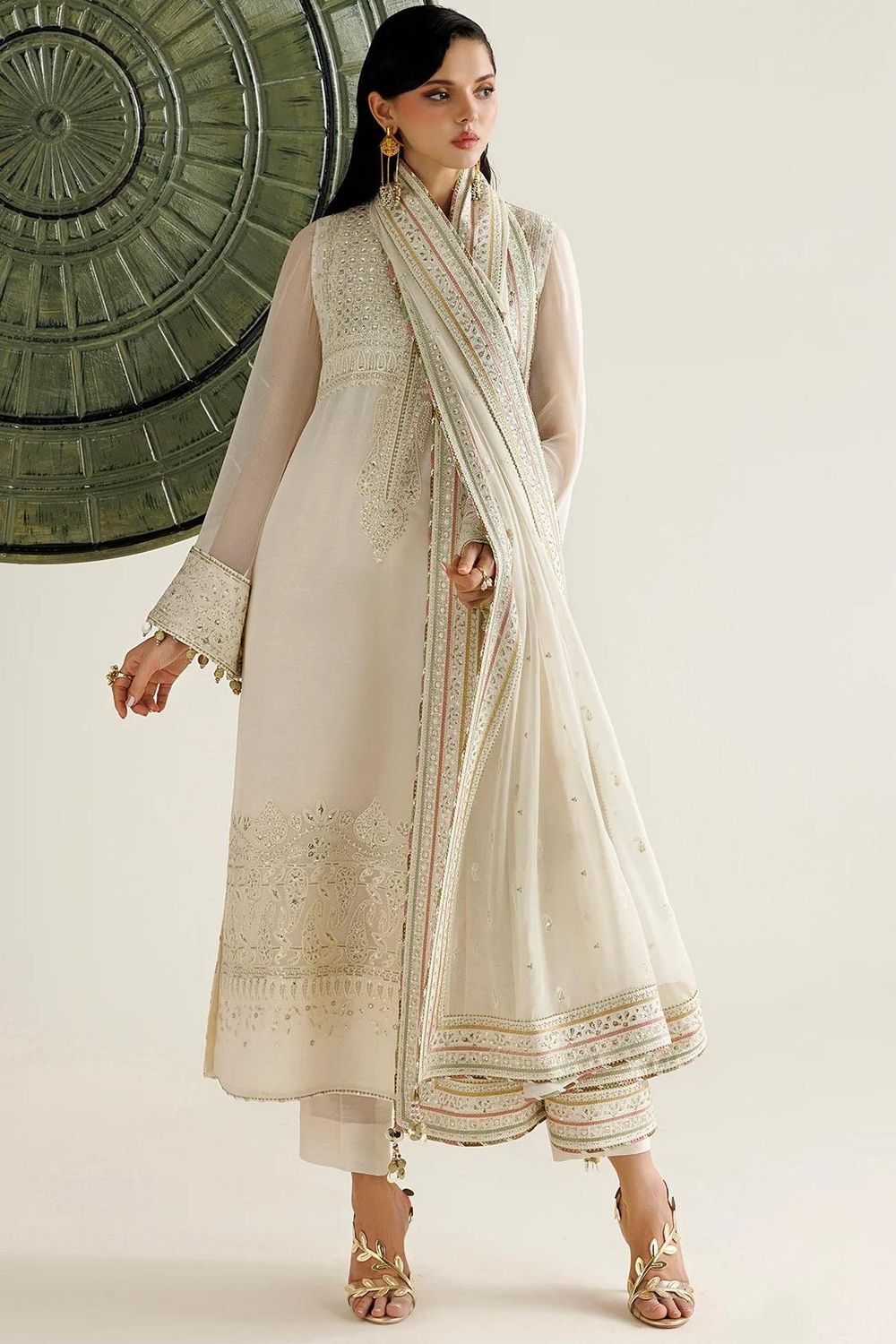 White Formal Chiffon Pakistani Suit Online in Dubai UAE Abudhabi Ajman Sharjah