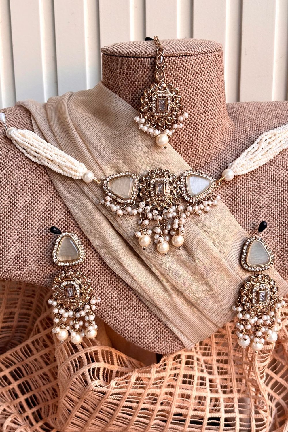 White Metal Choker Jewellery Set Online in Dubai UAE Abudhabi Ajman Sharjah