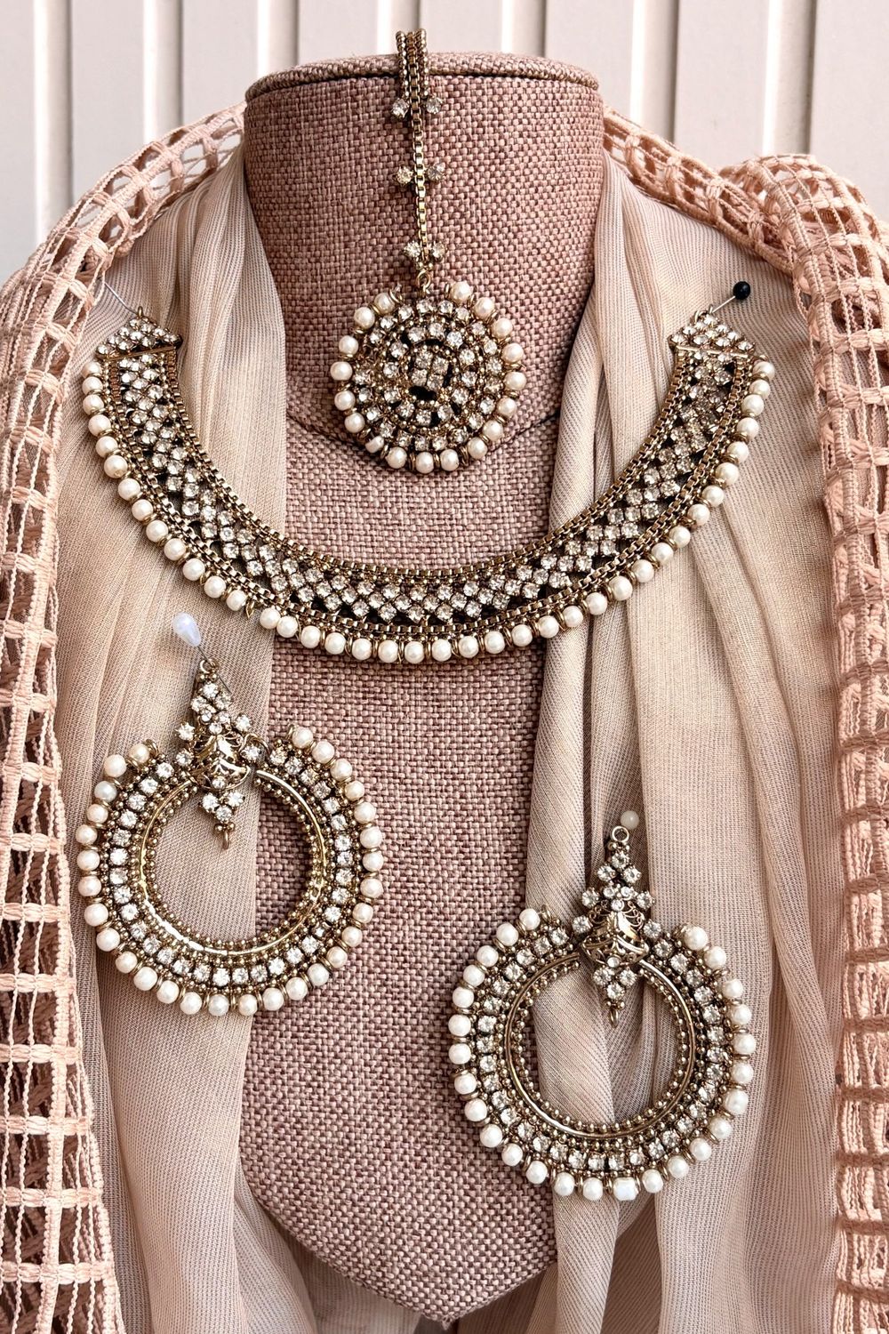 White Metal Necklace Set Online in Dubai UAE Abudhabi Ajman Sharjah