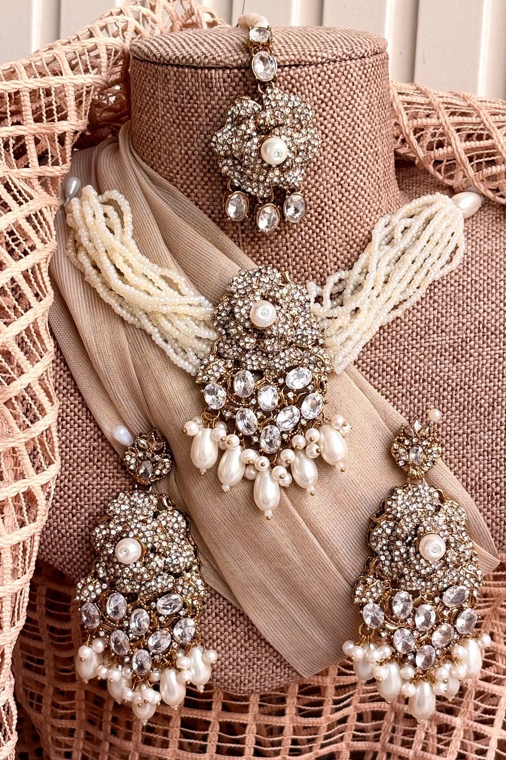 White Pearl Gleam Choker Jewellery Set Online in Dubai UAE Abudhabi Ajman Sharjah
