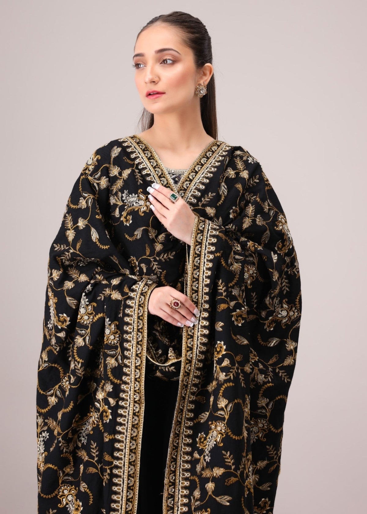 Winter Wear Black Dhanak Embroidered Shawl Online in KSA Riyadh Saudi Arabia Oman Bahrain Qatar