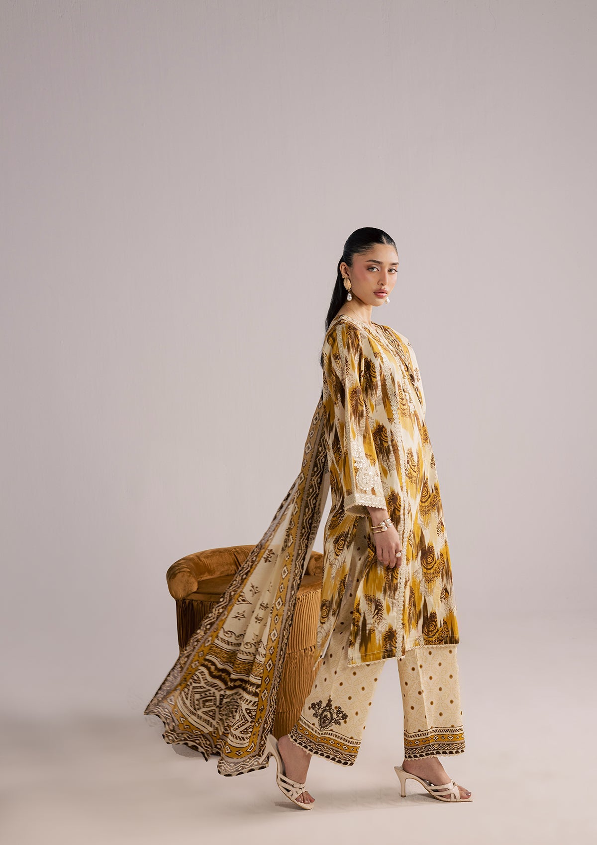 Yellow Orange Lawn Embroidered Salwar Suit Online in KSA Riyadh Saudi Arabia Oman Bahrain Qatar