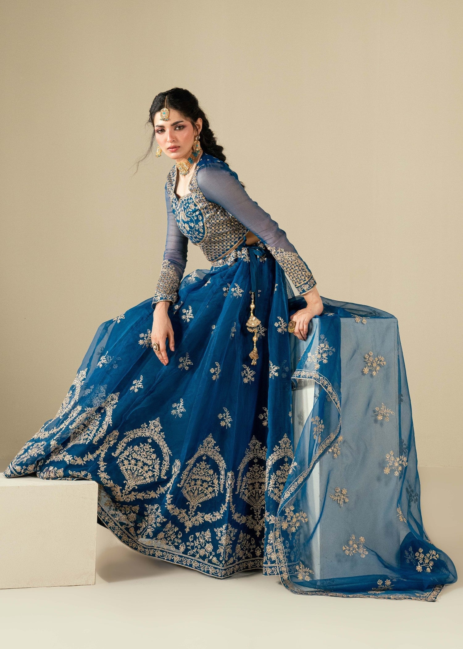 Zari Embroidered Organza Lehenga Choli Online in KSA Riyadh Saudi Arabia Oman Bahrain Qatar