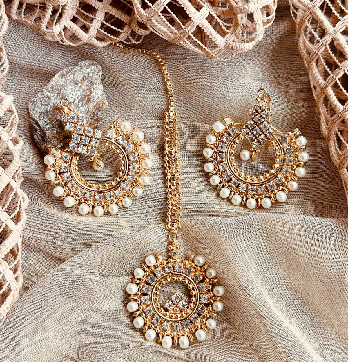 Zarifa Delicate Gold Jewellery Set Online in KSA Riyadh Saudi Arabia Oman Bahrain Qatar