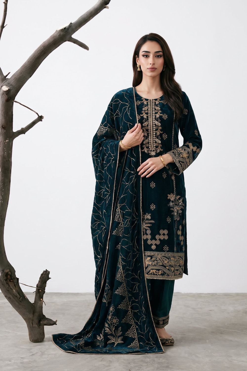Zinc Embellished Velvet Pakistani Suit Online in Dubai UAE Abudhabi Ajman Sharjah
