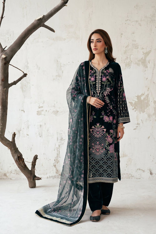 Zinc Embellished Velvet Pakistani Suit Online in Dubai UAE Abudhabi Ajman Sharjah
