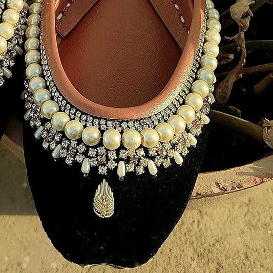 Zun-54 Velvet Khussa with Handmade Work Online in KSA Riyadh Saudi Arabia Oman Bahrain Qatar
