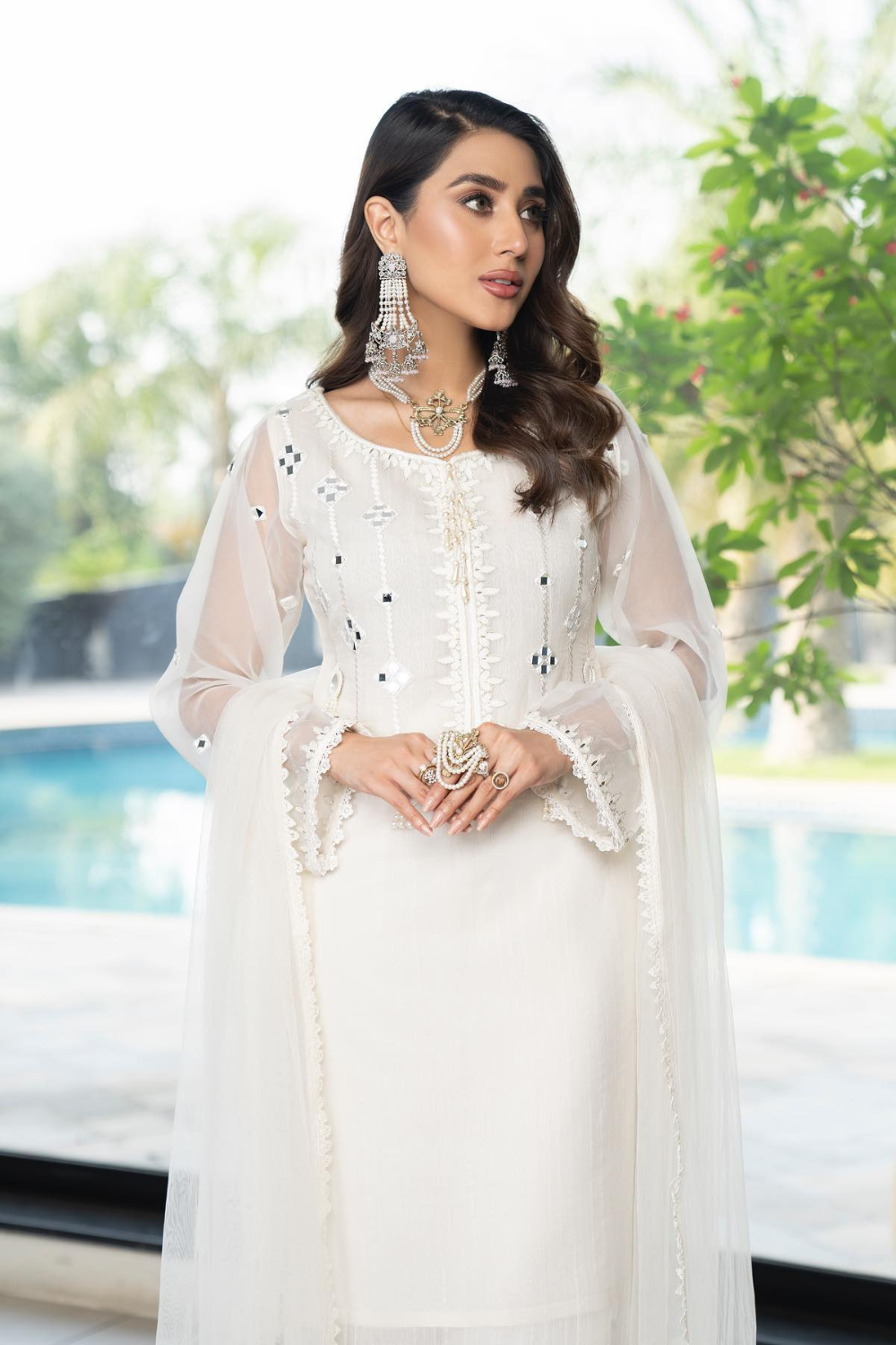 white salwar suit online in oman bahrain qatar kuwait
