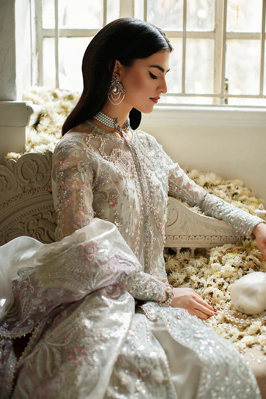 white heavy bridal suit in dubai uae