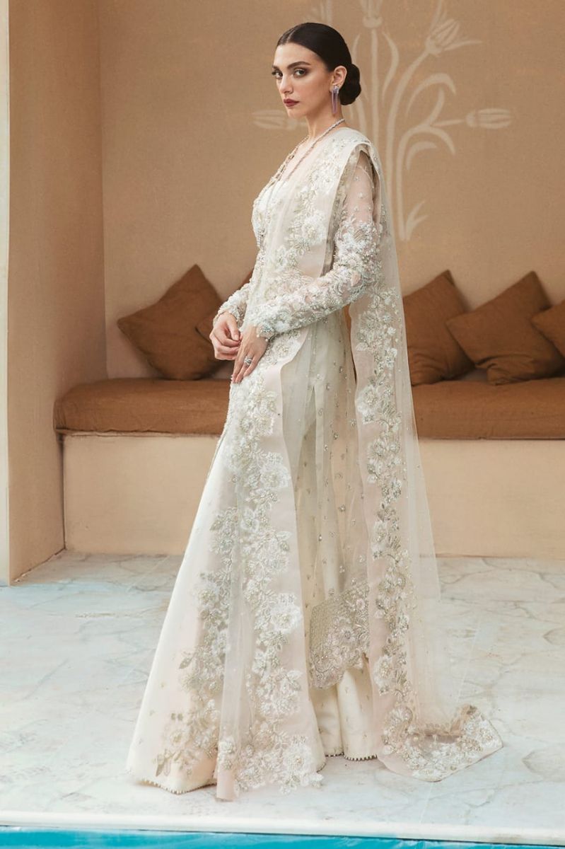 Pakistani wedding wear for Nikkah bride | White bridal dresses, Latest bridal  dresses, Nikkah dress